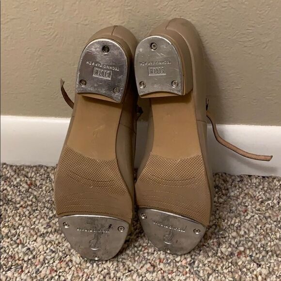 ✨ Bloch Tan Buckle Tap Shoes – Gently Used, Great Sound, Size Up! 👯‍♀️ - Picture 6 of 7